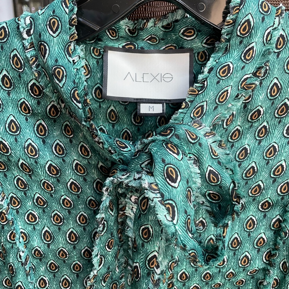 🦚ALEXIS PEACOCK SHORT DRESS🦚 - Picture 7 of 7